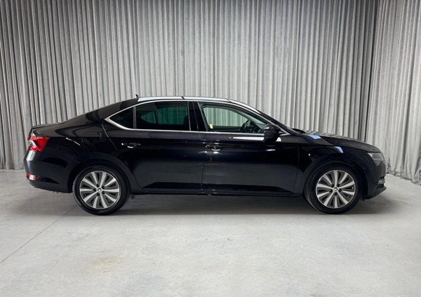 Skoda Superb cena 119000 przebieg: 108000, rok produkcji 2021 z Trzciel małe 326